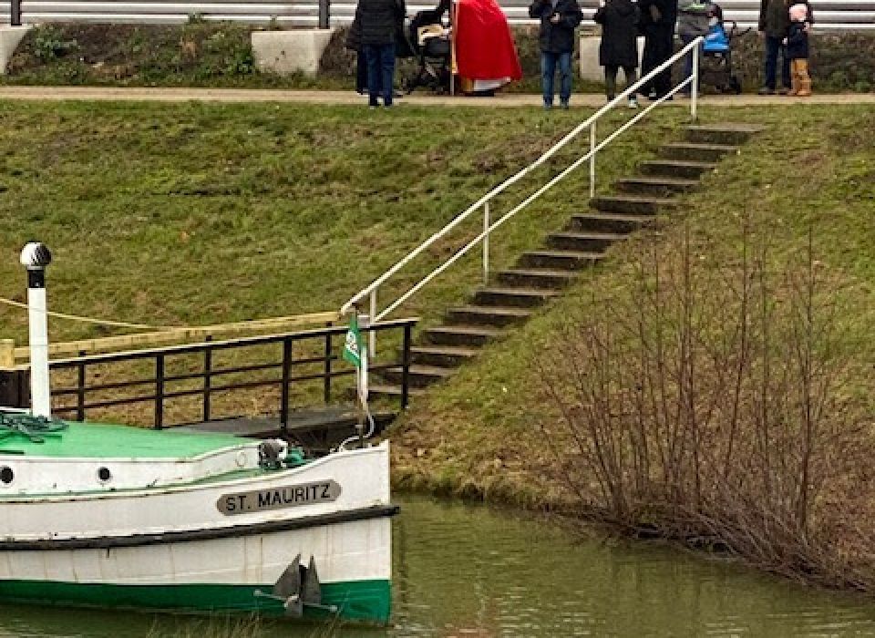 Image - Der Nikolaus kommt mit dem Schiff nach Rodde