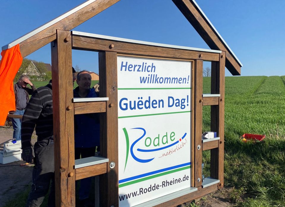 Image - Dorfschild in neuem Glanz