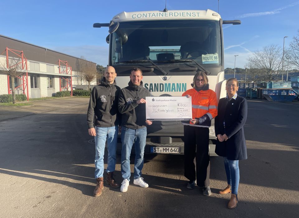 Image - Spende von Container Sandmann an TC Rodde Igels