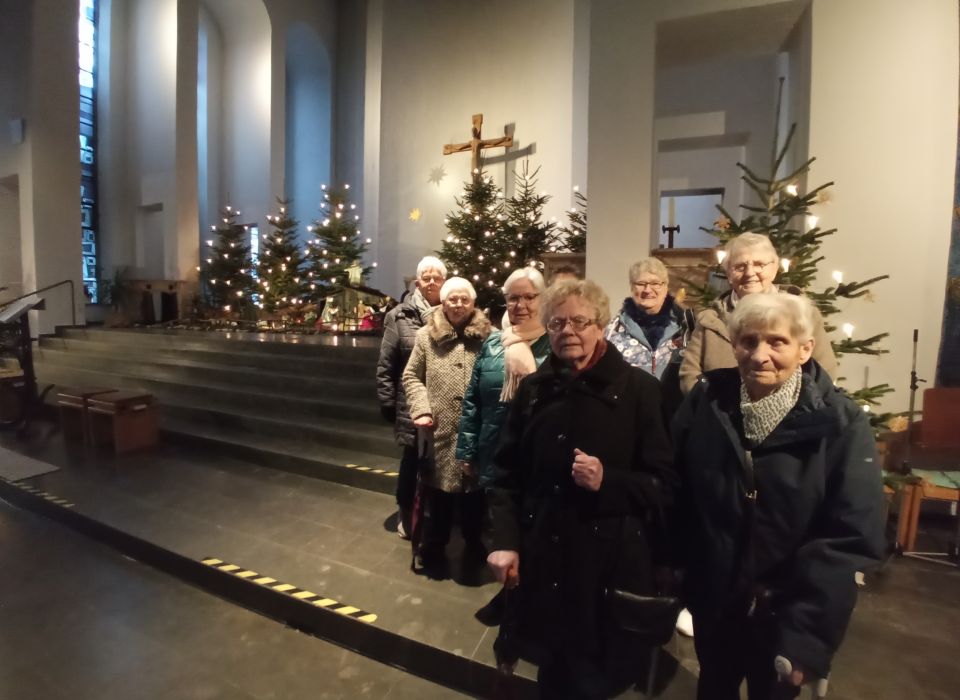 Image - Rodder Seniorengemeinschaft besuchr die Krippe in St. Elisabeth